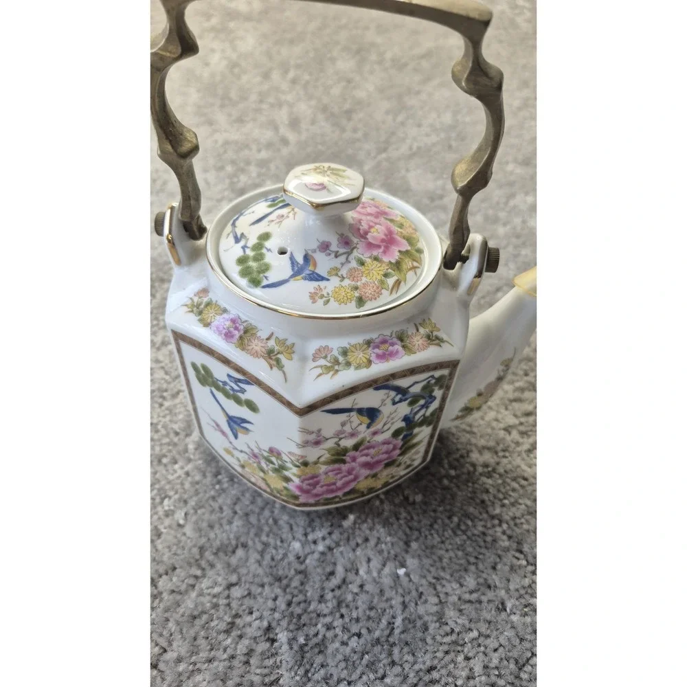 Vtg Japanese Porcelain Teapot‎ Brass Handle w/ Flowers Birds Gold Trim Homco